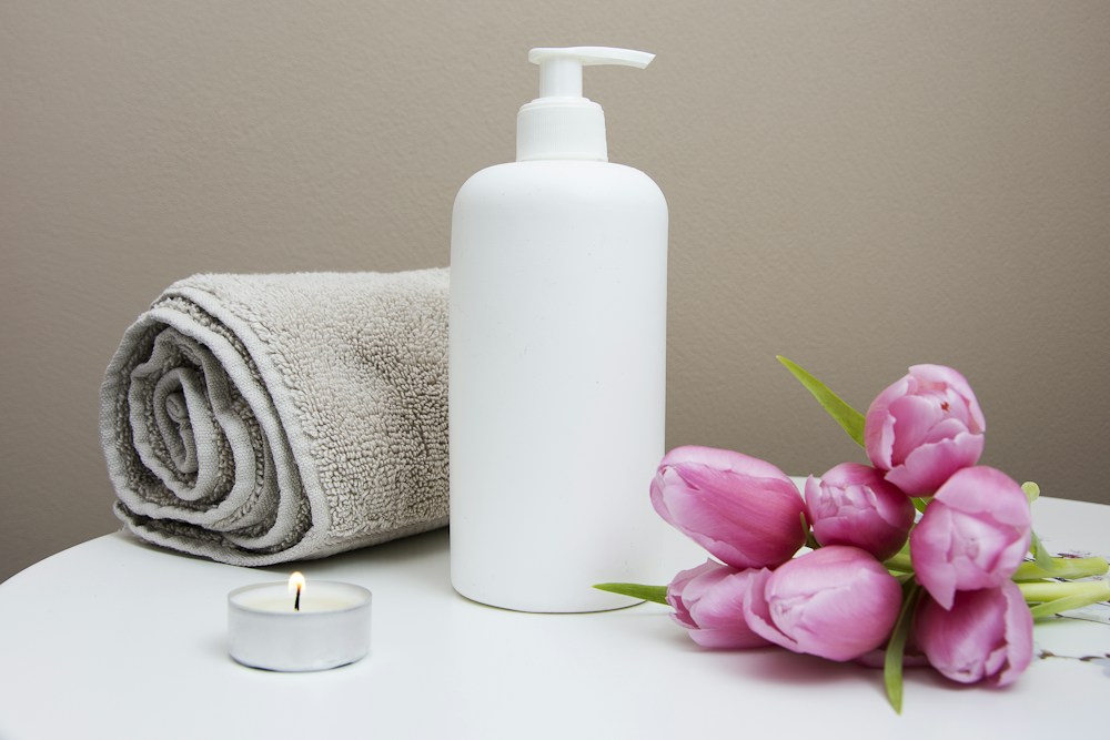 Uterák, sviečka a prírodná wellness kozmetika